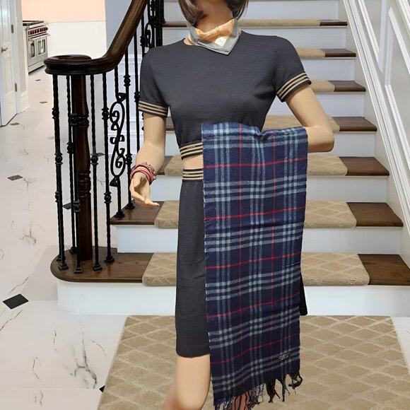 Burberry Novacheck Blue Wool Scarf - Picture 14 of 15